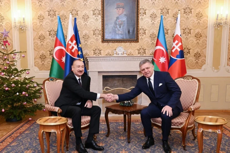 İlham Əliyev Slovakiyanın baş naziri ilə görüşdü - FOTO