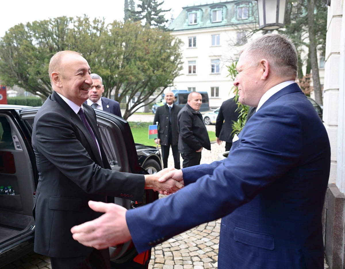 İlham Əliyev Slovakiyanın baş naziri ilə görüşdü - FOTO 4 İlham Əliyev Slovakiyanın baş naziri ilə görüşdü - FOTO