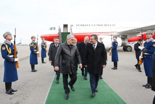 Cevdet Yılmaz Azərbaycana gəldi - FOTOLAR