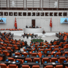 Türkiyə bu skandalla çalxalanır: Yeniyetmə qız mesajı göstərdi, parlament qarışdı 1 Türkiyə bu skandalla çalxalanır: Yeniyetmə qız mesajı göstərdi, parlament qarışdı