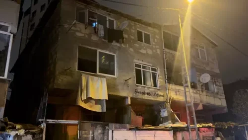 istanbul da yangin faciasi 2 cocuk hayatini 19345104 1134 m