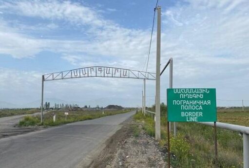 Türkiyə rəsmiləri Ermənistanla sərhədə getdilər