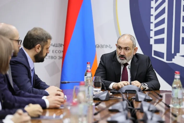 İrəvanda Bakıya görə ara qarışdı - Paşinyan öz naziri ilə toqquşur