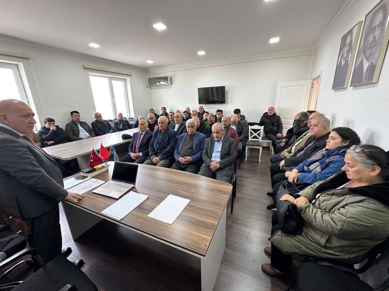 Pənah Hüseyn sədrlikdən istefa verdi: yerini o tutacaq - FOTO