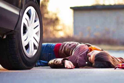 Biləsuvarda sürücü öz qohumunu avtomobillə vurdu: vəziyyəti ağırdır