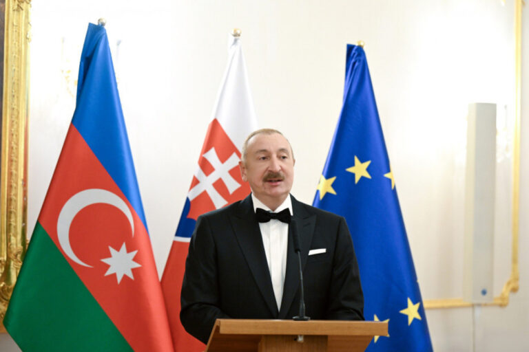 Əsrlər boyu böyük imperiyaların tərkibində olmuşuq - Prezident