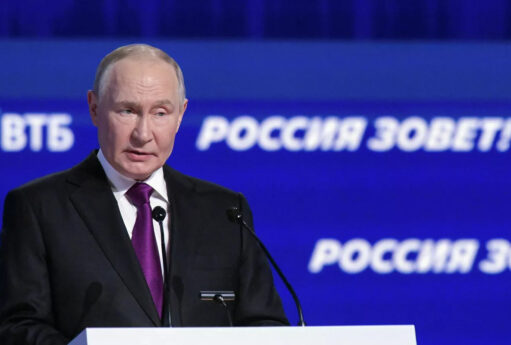 Putin mətbuat konfransı keçirir - CANLI