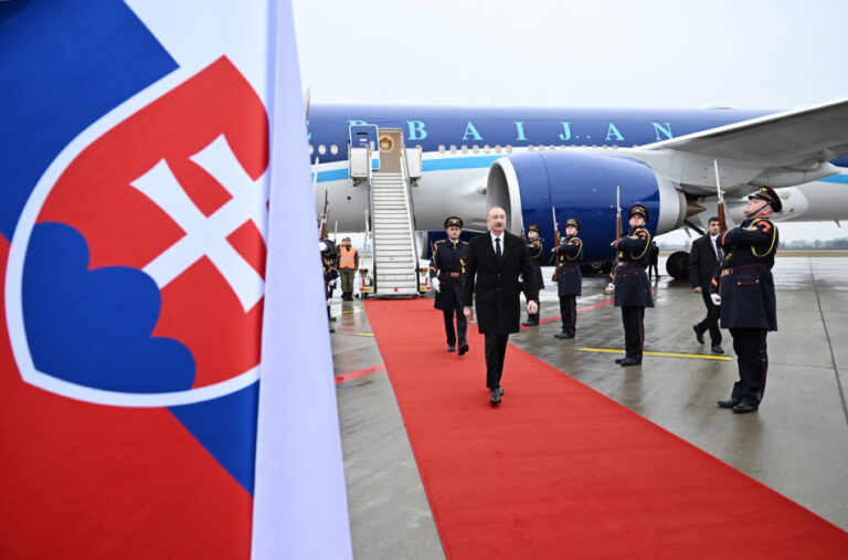 İlham Əliyev Slovakiyada rəsmi səfərdədir - FOTOLAR