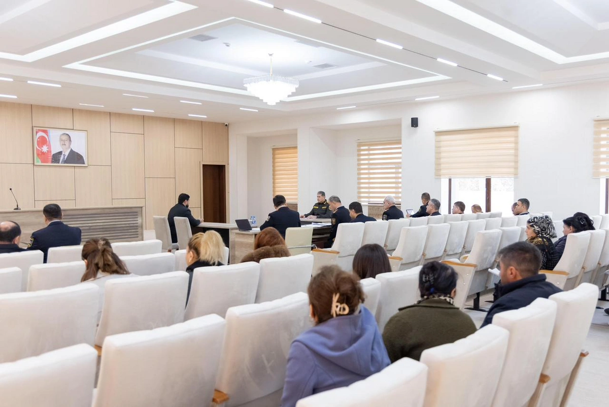 Vilayət Eyvazov vətəndaş qəbulu və sıra baxışı keçirdi - VİDEO 4 Vilayət Eyvazov vətəndaş qəbulu və sıra baxışı keçirdi - VİDEO