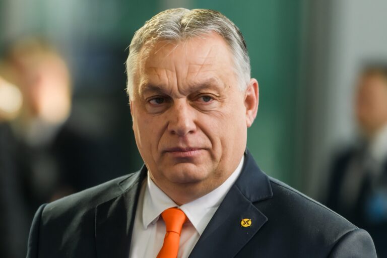 Orban xəbərdarlıq etdi: "Avropa parçalanacaq"