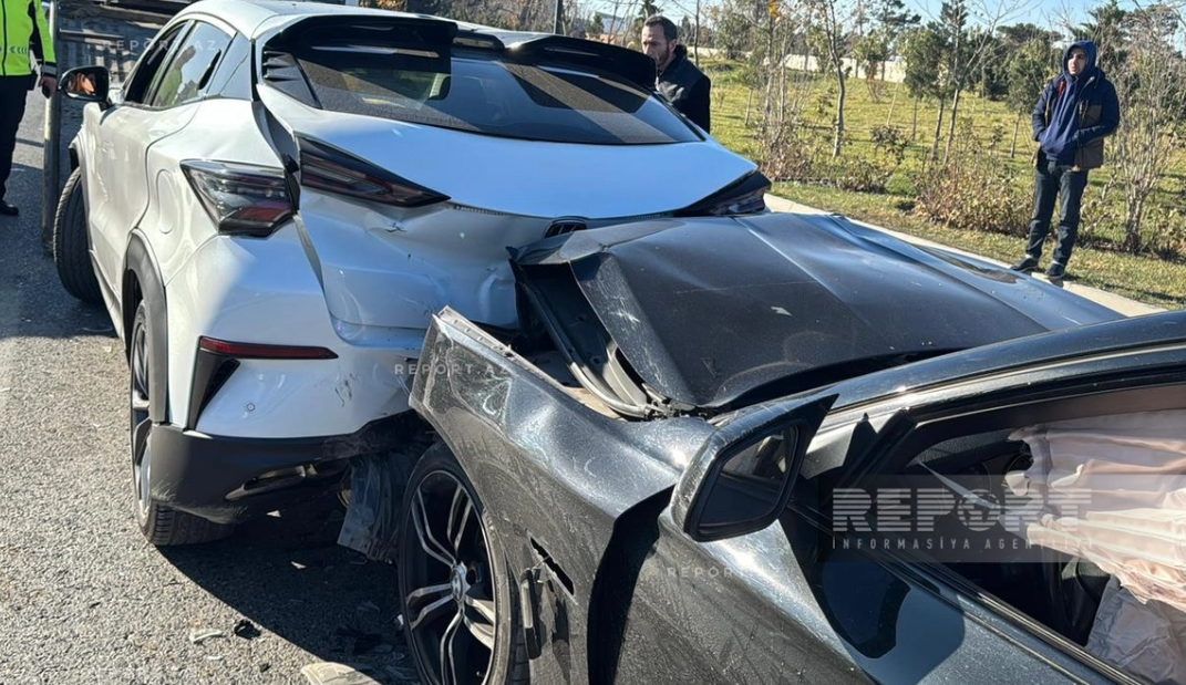 Sumqayıtda 6 maşının iştirakı ilə zəncirvari qəza oldu - FOTO