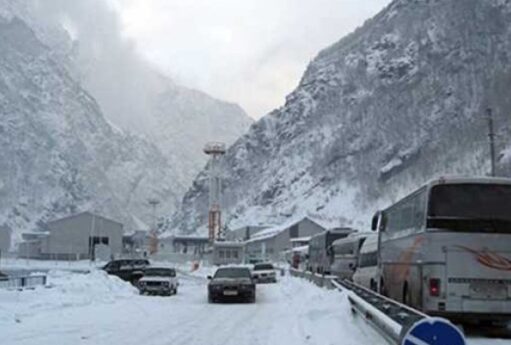 Bu sərhəddən nəqliyyat vasitələrinin keçidinə icazə verilmir