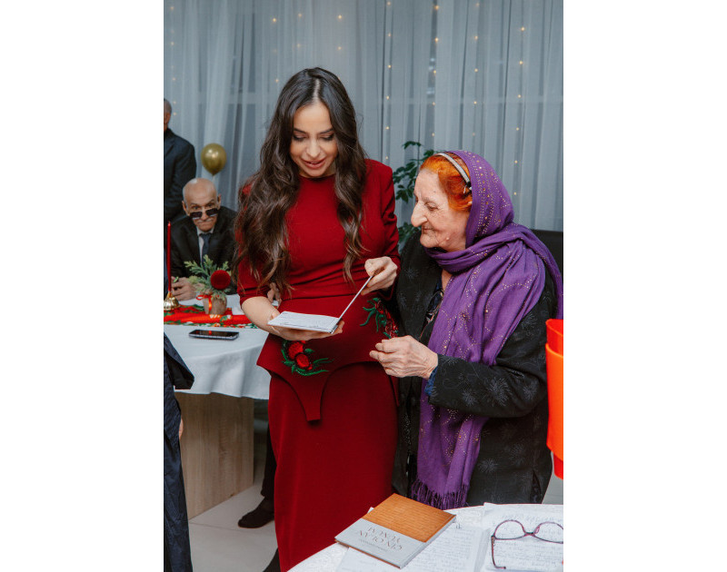 Ahıl şəxslər üçün Yeni il süfrəsi açıldı