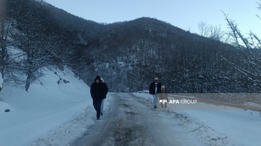 Tovuzda yollar buz bağladı - FOTO