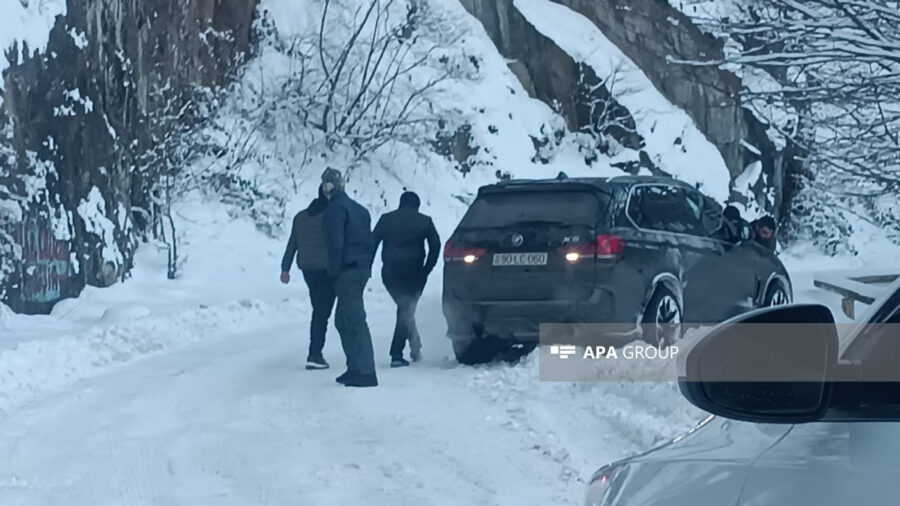 Tovuzda yollar buz bağladı - FOTO