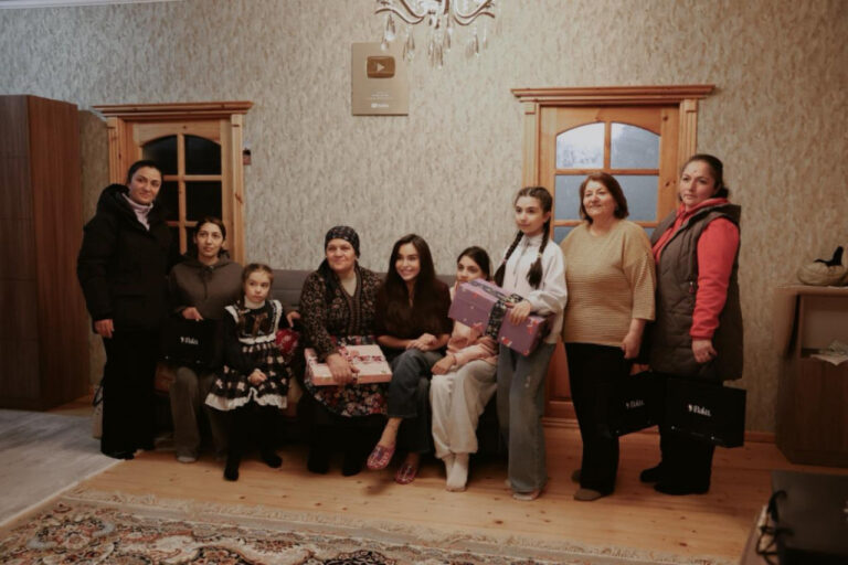 Leyla Əliyeva "Kənd Həyatı"nın yeni buraxılışında çəkildi – VİDEO