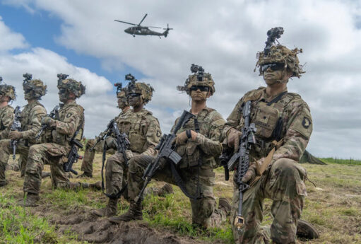 Tramp İrana qoşun yeridəcək? - CNN