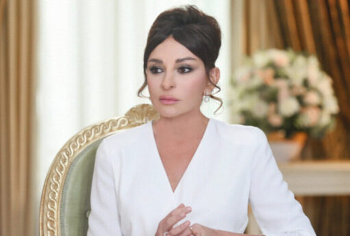 Mehriban Əliyeva xalqımızı təbrik etdi - FOTO