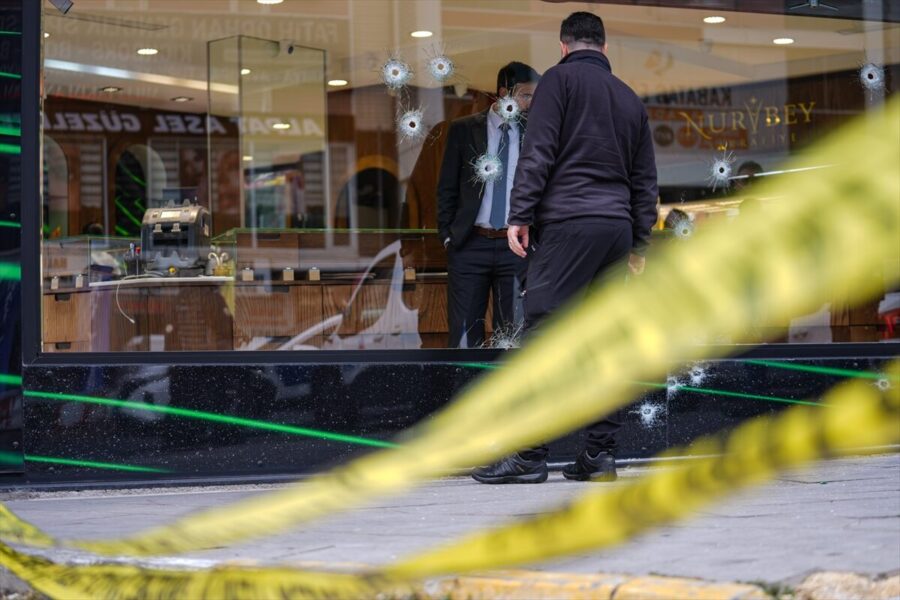 Qızıl mağazasında gülləbaran: azərbaycanlı gənc həlak oldu, yaralı var – Yenilənib