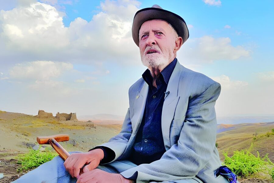 Əli pencəyi ilə 2 min insanı belə xilas etdi – VİDEO