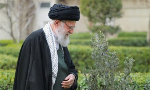 Xamenei hələ də dəfn edilməyib