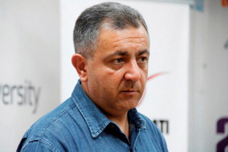 Ərəstun Oruclunun məhkəməsi başladı