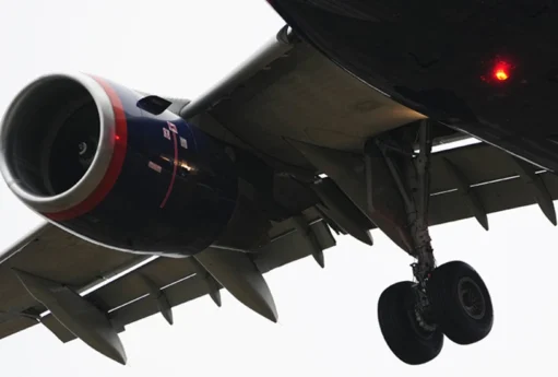 Dubay-Moskva reysində həyəcan siqnalı: aviaşirkət açıqlama verdi