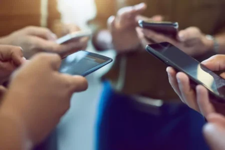 komsu ulkede polis telefonlara bu mesaji 19453001 8078 amp