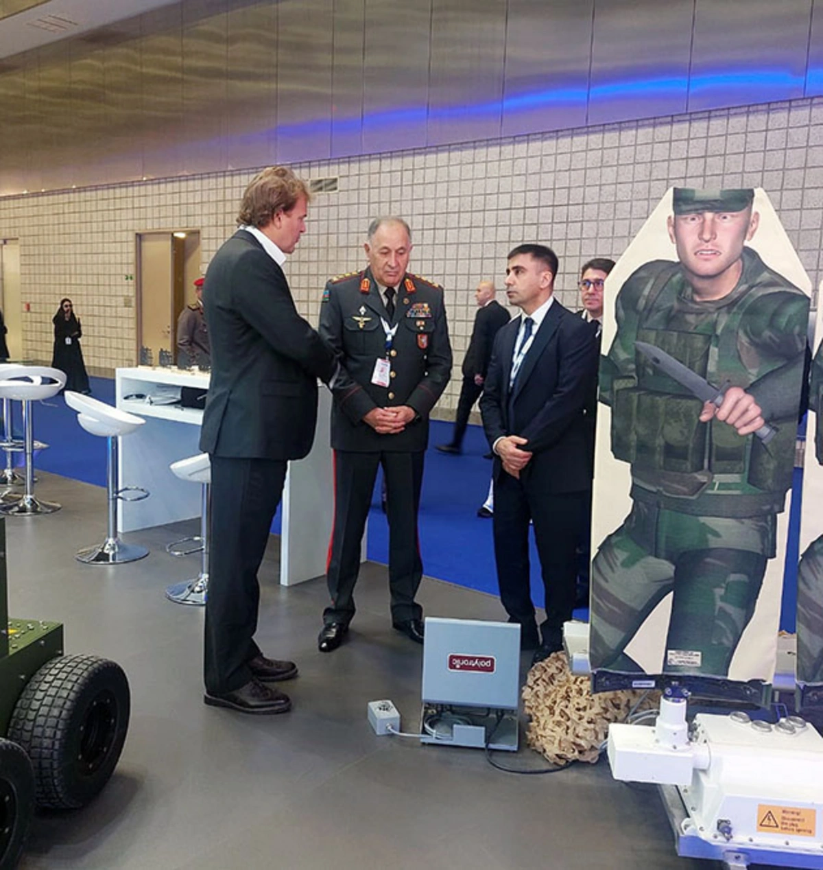 Kərim Vəliyev Qətərdəki sərgidə... - FOTOLAR 4 Kərim Vəliyev Qətərdəki sərgidə... - FOTOLAR