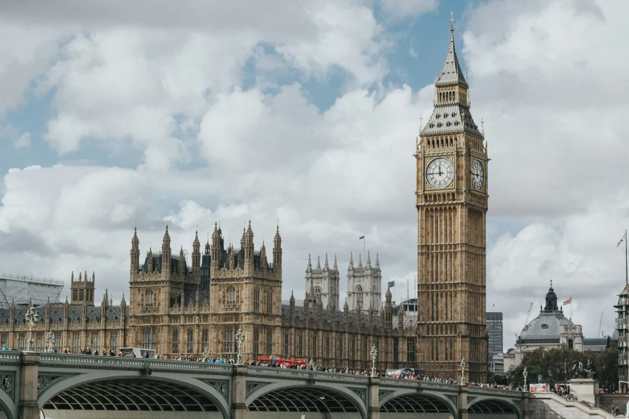 Rusiya və Britaniya arasında insident – Silahlar işə düşdü…