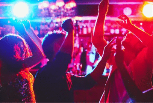 Şirkətin pulunu belə xərclədi: içki məclisləri, bahalı telefonlar...