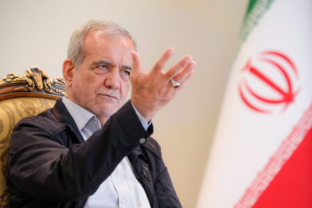 Pezeşkiandan qonşu ölkələrə xəbərdarlıq: “Zərbə endirəcəyik!”