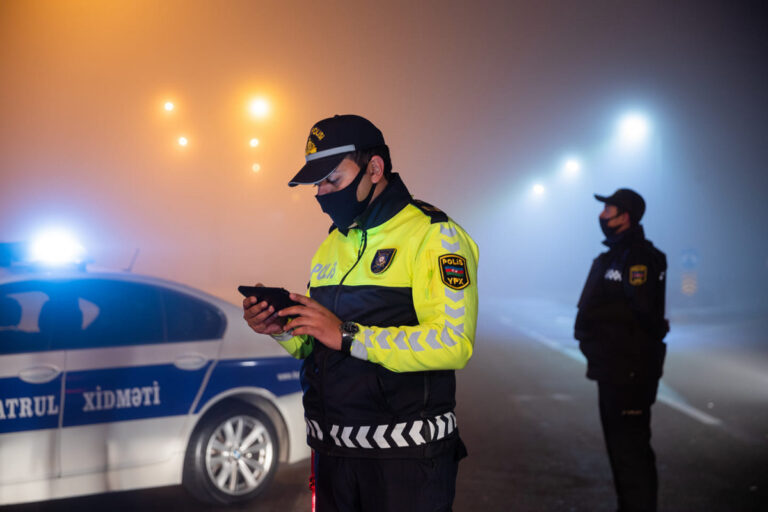 Yol polisindən dumanlı hava ilə bağlı müraciət