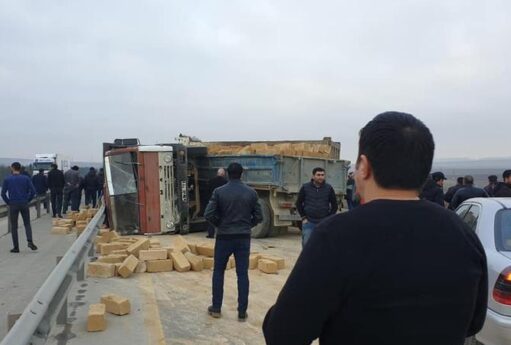 Ələt-Astara yolunda qəza: "KamAZ" və "Hunday" toqquşdu