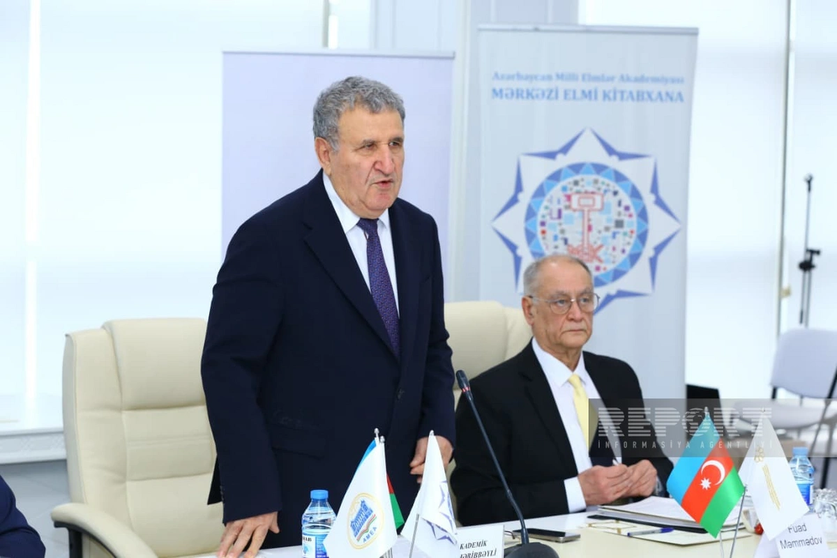 QHT-lər və alimlər Azərbaycan dili mövzusunda müzakirə apardılar - FOTOLAR 10 qh 10