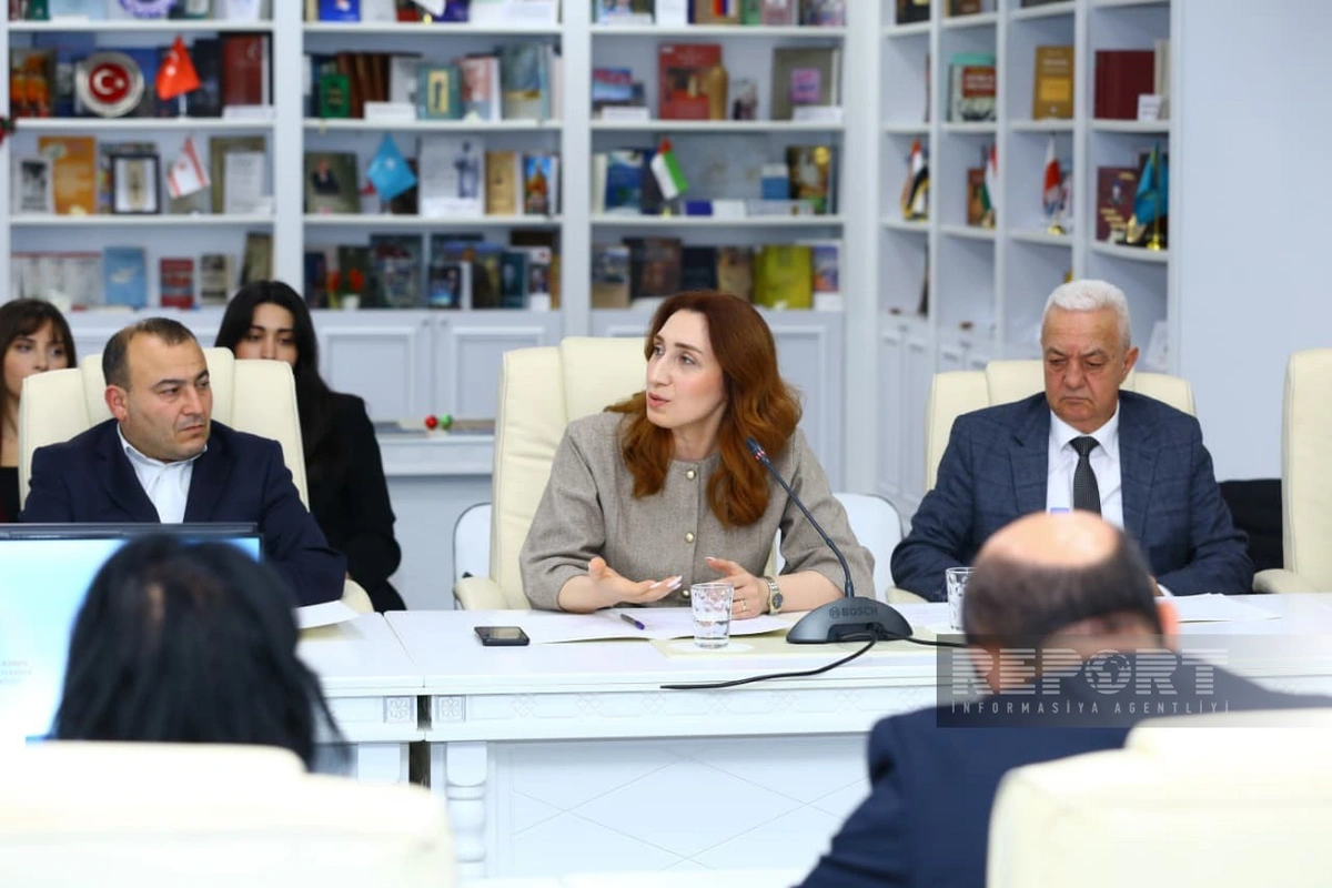 QHT-lər və alimlər Azərbaycan dili mövzusunda müzakirə apardılar - FOTOLAR 2 qh 2