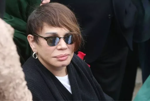 Sezen Aksu virusa yoluxdu