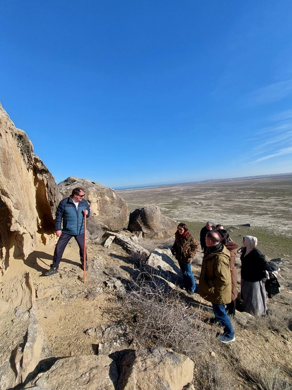 Qobustanda qəribə tapıntı: naməlum təsvir üzə çıxdı