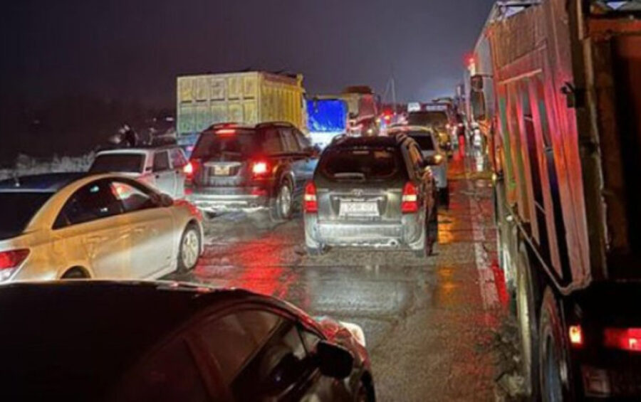 Bakıya hərəkət dayandı: minlərlə insan şəhərə girə bilmir – FOTOLAR