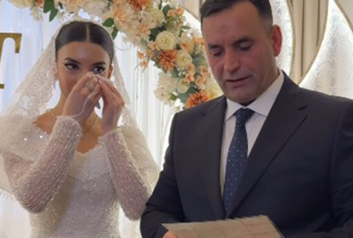 Qızı üçün yazdığı vəsiyyətnaməni toyunda oxudu - Video