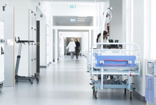 Yeni il günü eyvandan yıxılan kişi xəstəxanada öldü