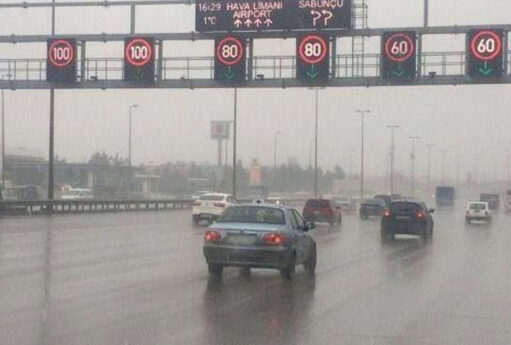 Yağışa görə yollarda sürət həddi endirildi
