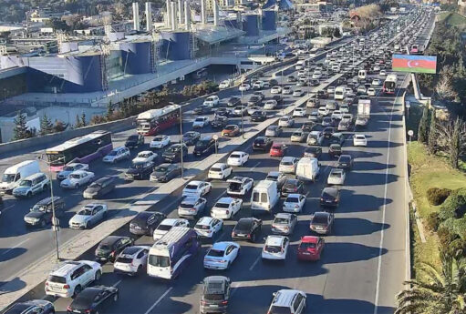 Bakıda bu yollarda tıxac yarandı - SİYAHI