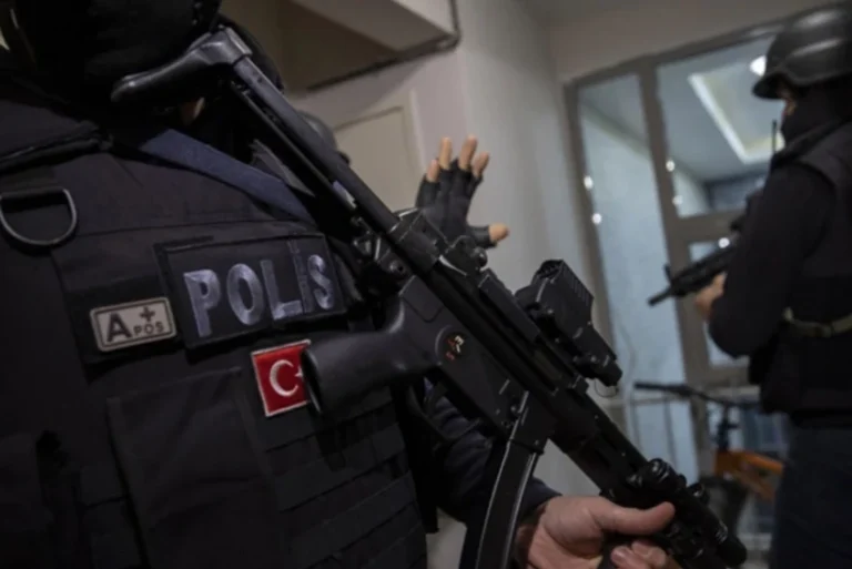 İstanbulda İŞİD-ə qarşı əməliyyat: 67 nəfər həbs edildi