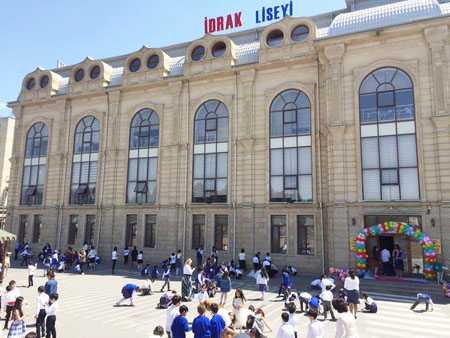 "İdrak" liseyindən silahlı insidentlə bağlı yeni açıqlama: "Hər şey deyildiyi kimi deyil"