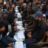AA 20260218 40600909 40600897 GAZZEDEKI FILISTINLILER ISRAIL BOMBALARININ SESLERI OLMADAN ILK IFTARINI ACTI