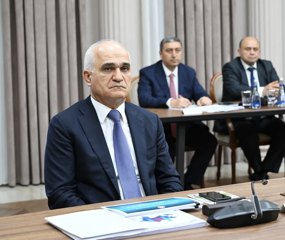 Əli Əsədovun sədrliyi ilə növbəti iclas keçirildi - FOTOLAR 3 N 43