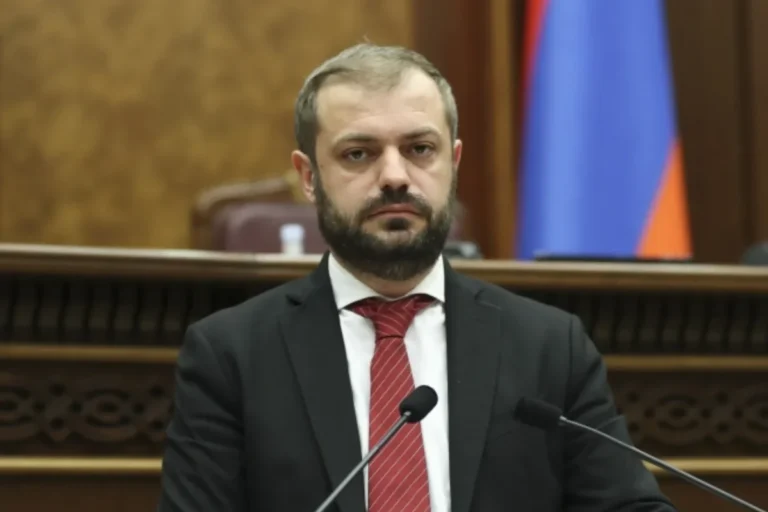 "Azərbaycandan gələn yanacaq ölkədə sürətlə satılır" – Papoyan