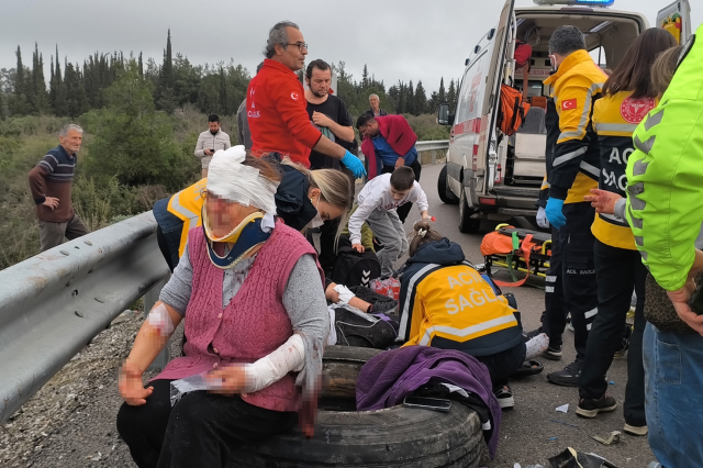 antalya da yolcu otobusu sarampole yuvarlandi 19524648 1648 m
