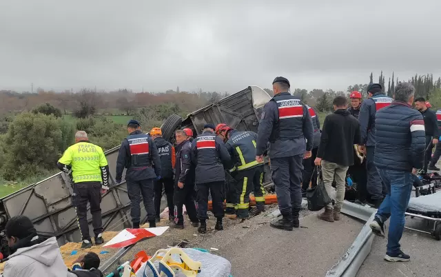 antalya da yolcu otobusu sarampole yuvarlandi 19524648 3686 m